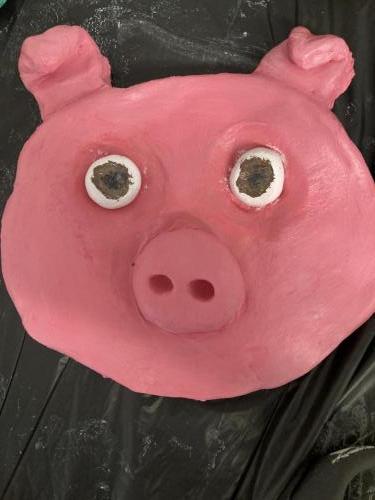 Pig clay piece 